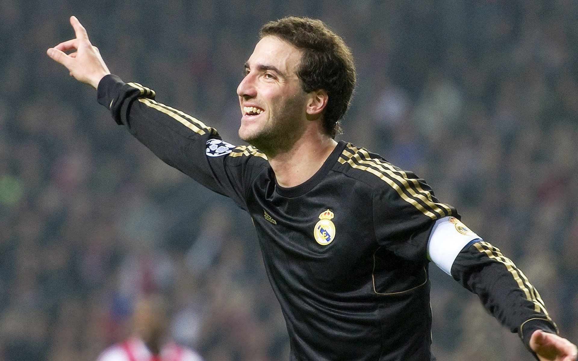 9体育-巴萨客场2-1战胜奥萨苏纳，艰难取胜，巴萨客场2-1战胜奥萨苏纳,艰难取胜的球员