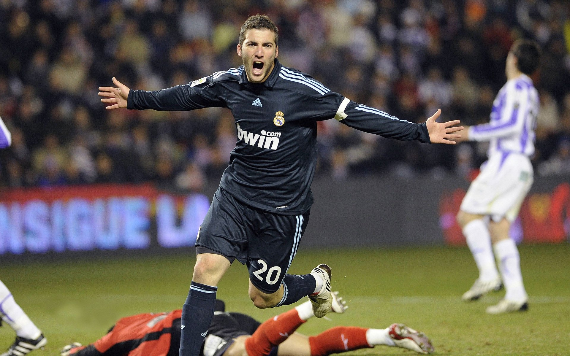 九游体育下载-阿根廷青少年骑手在世界青少年马术锦标赛中获得团体金牌，展现国家实力。